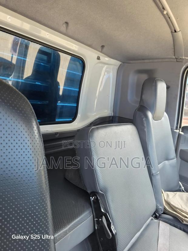 Isuzu FRR Lorry - thumbnail 8