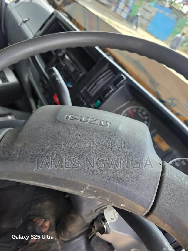 Isuzu FRR Lorry - thumbnail 11