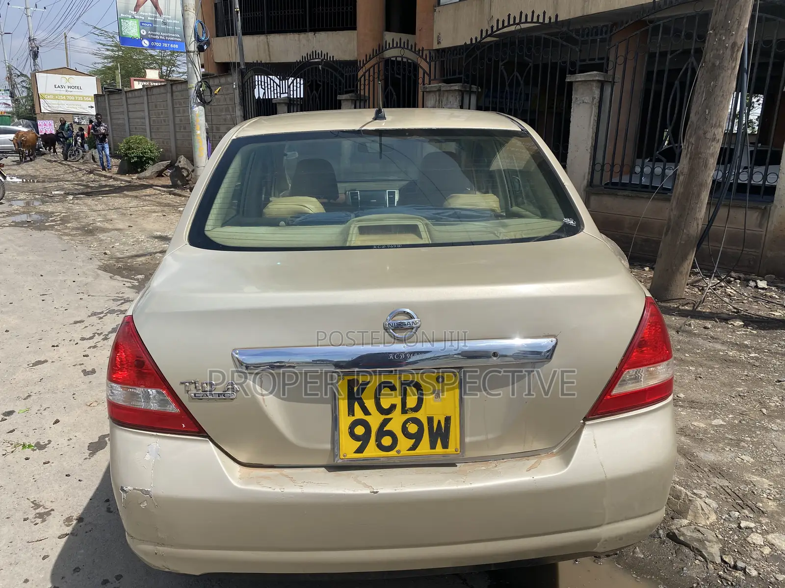 Nissan Tiida 1.5L 16V 2010 Gold