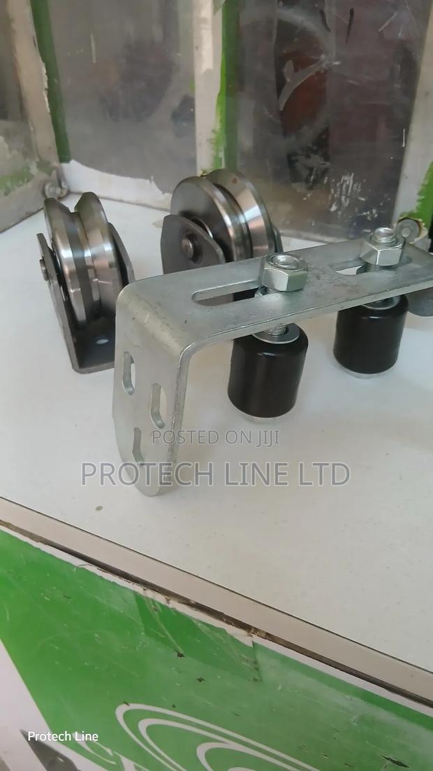 Gate Rollers With L Bracket for Roller Guides - thumbnail 3