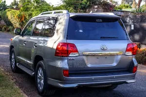 Toyota Land Cruiser 2015 Silver