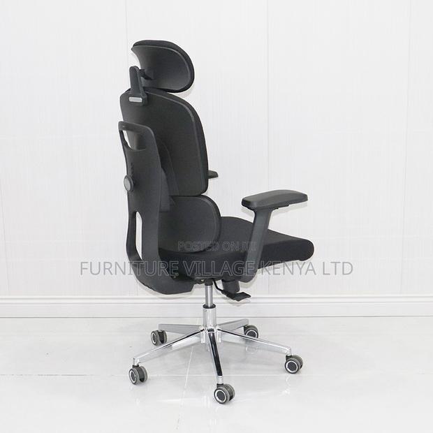 High-back Ergonomic Orthopedic Office Seat - thumbnail 2