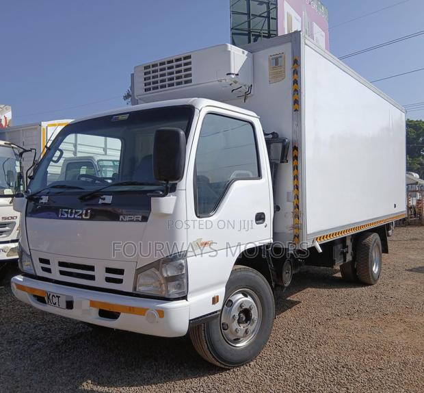 Refrigerator Truck - thumbnail 2