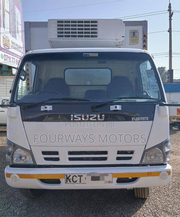 Refrigerator Truck - thumbnail 3