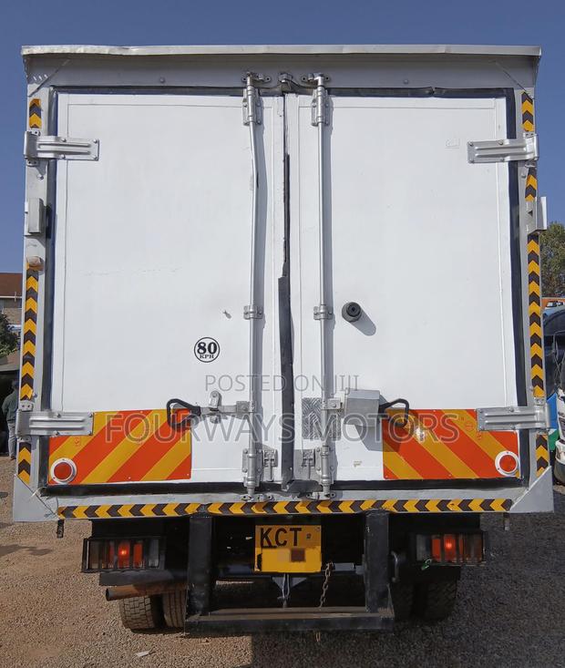 Refrigerator Truck - thumbnail 5