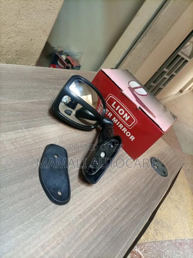 Prado 95 Bonnet Corner Mirror Universal Fit - main view