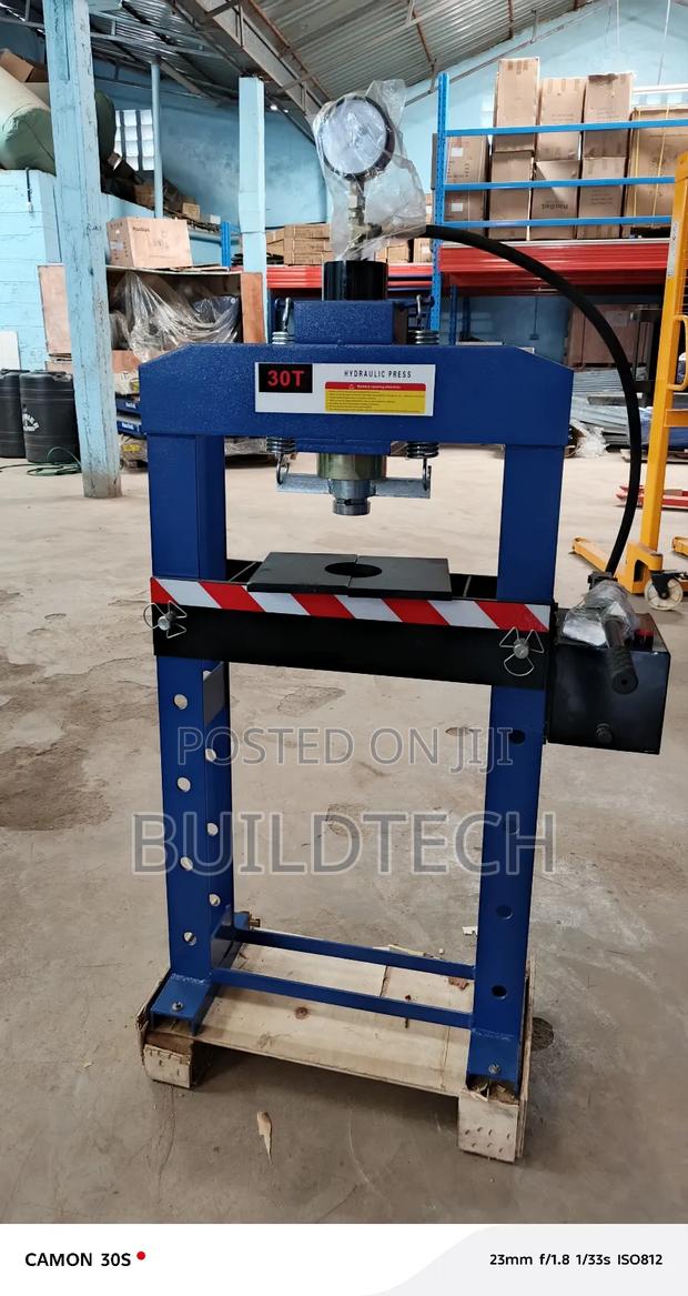 30t Garage Press Machine - thumbnail 2