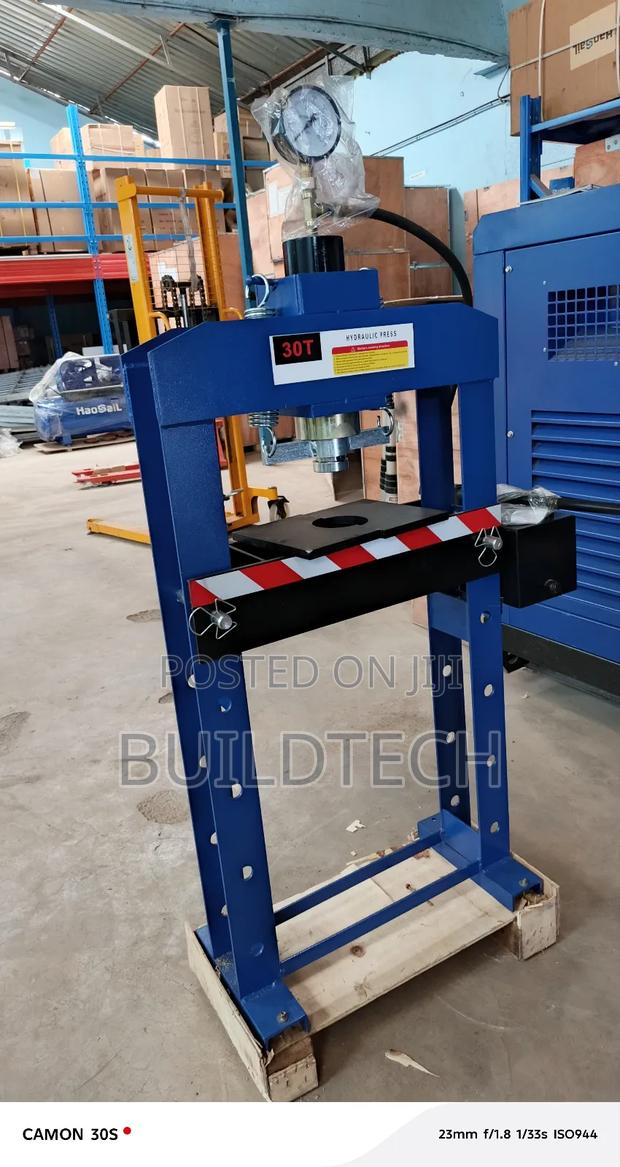 30t Adjustable Hydraulic Press - thumbnail 2