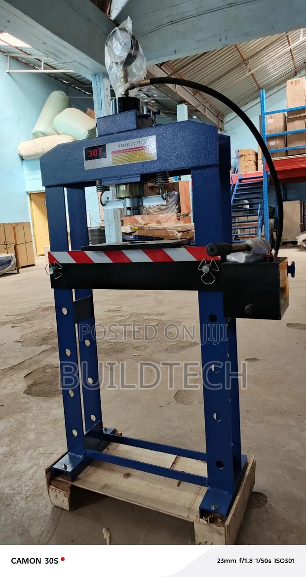 30t Mechanical Workshop Press - main view