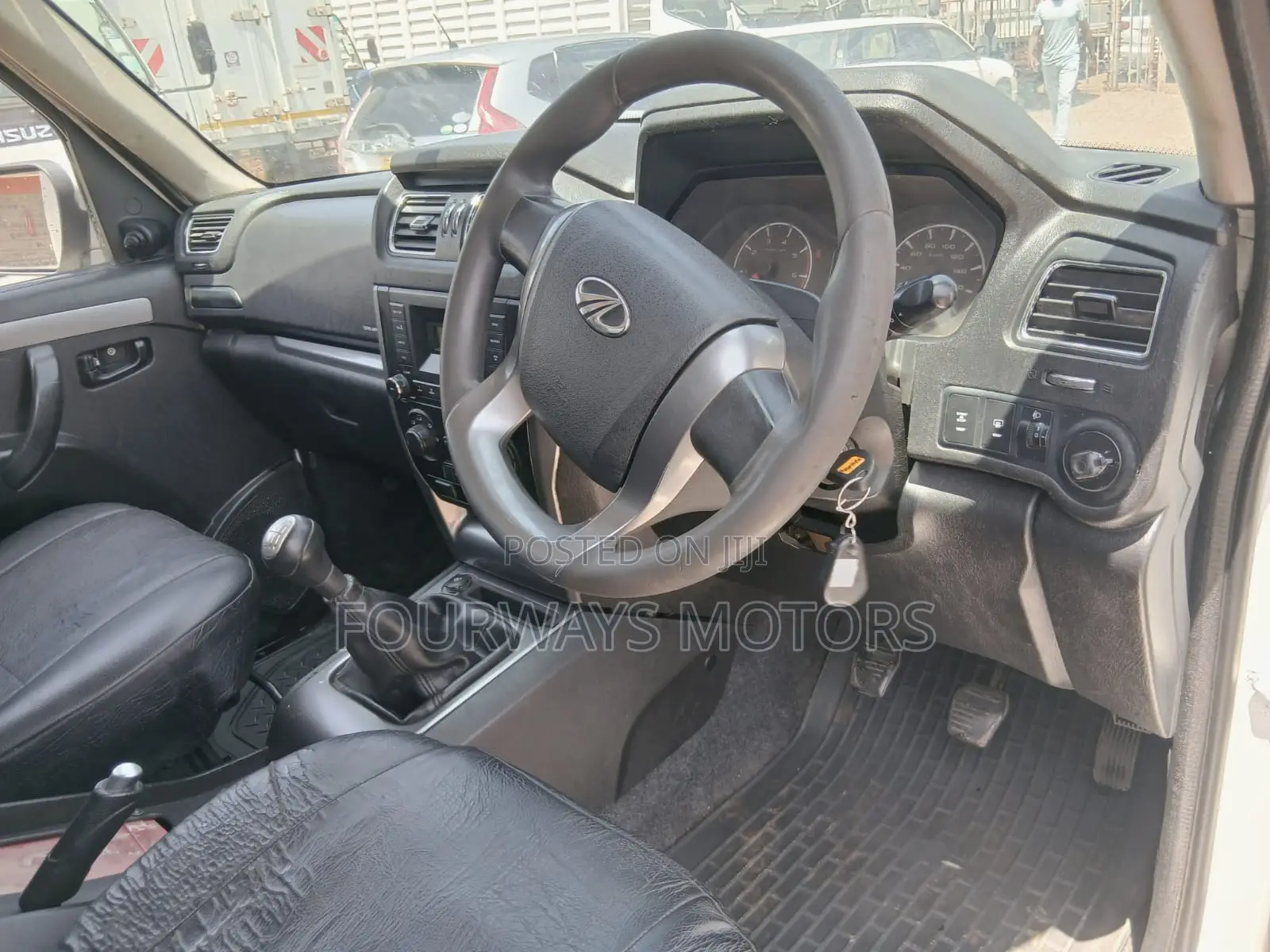 Mahindra Scorpio 2019 White