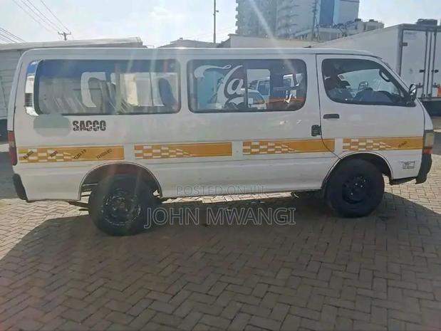Toyota HiAce 2005 White - thumbnail 2