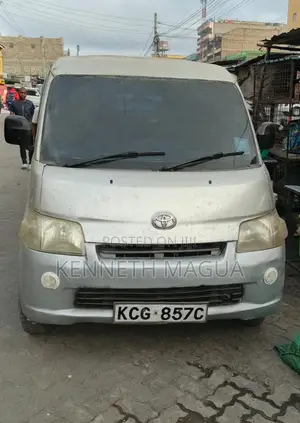 Toyota HiAce 2008 Grey