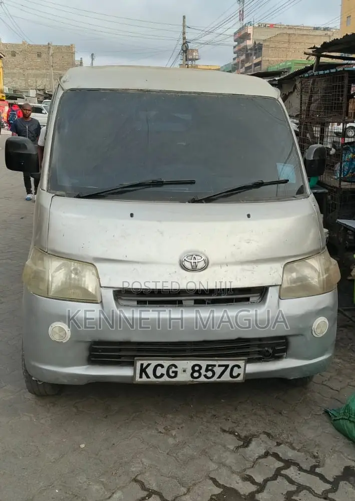 Toyota HiAce 2008 Grey