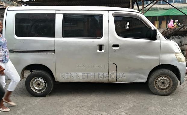 Toyota HiAce 2008 Grey - thumbnail 4