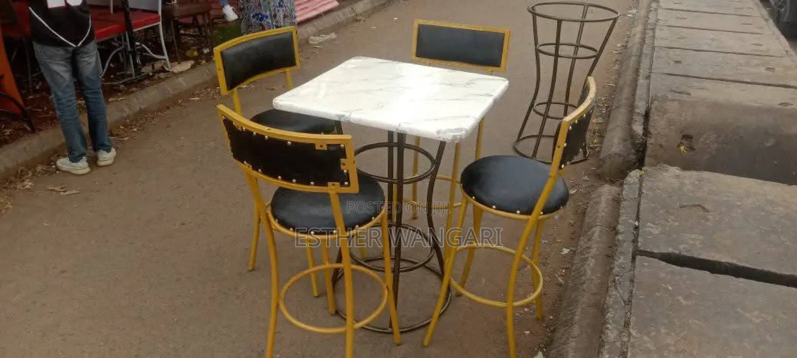 Testraunt Furniture's