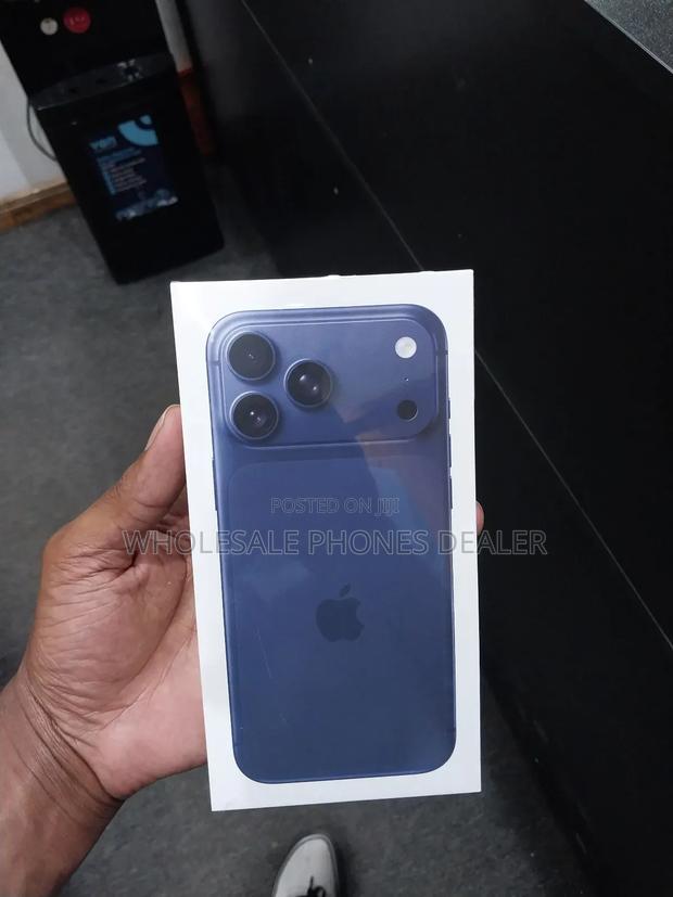 New Apple iPhone 17 Pro Max 256 GB Blue