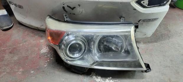 V8 200 Series Land Cruiser Headlight Zenon
