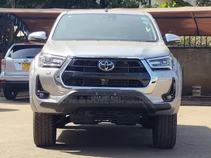 Toyota Hilux Revo Double Cab Deisel 2.4 AWD 2022 Silver