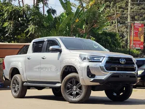 Toyota Hilux Revo Double Cab Deisel 2.4 AWD 2022 Silver