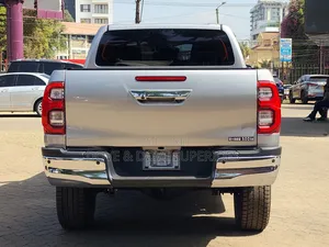 Toyota Hilux Revo Double Cab Deisel 2.4 AWD 2022 Silver