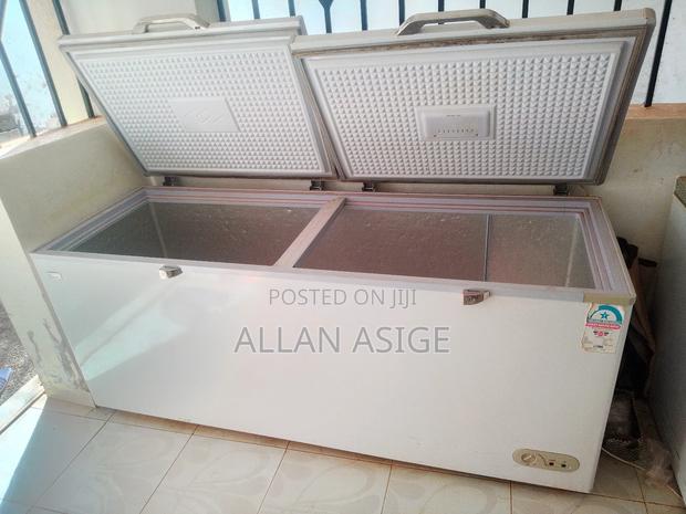 Ramton Chest Freezer 650litre . - thumbnail 3