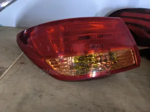 Nissan Sylphy N16 Taillight