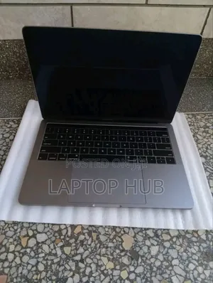 Laptop Apple MacBook 2019 16GB Intel Core I7 SSD 1T