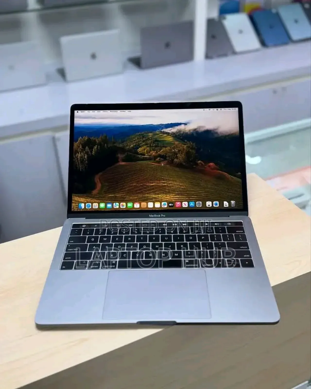 Laptop Apple MacBook 2019 16GB Intel Core I7 SSD 1T