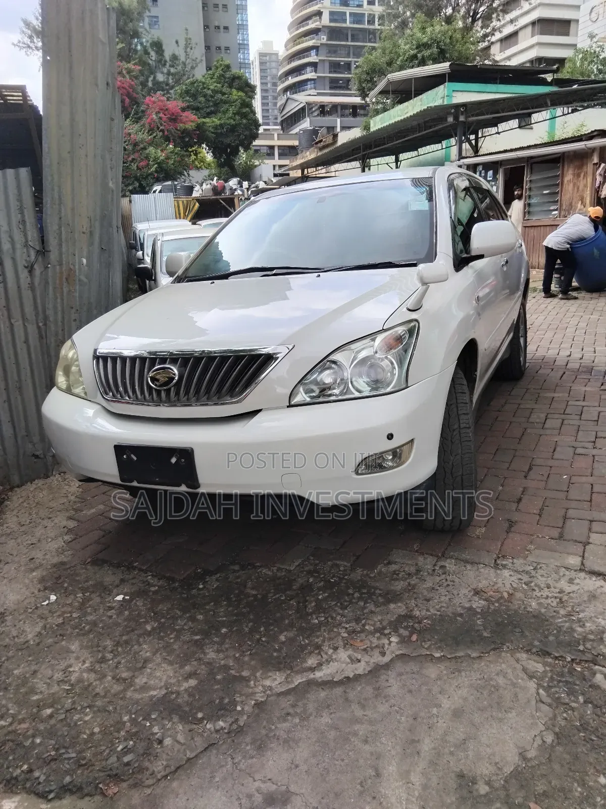 Toyota Harrier 240G 2009 White