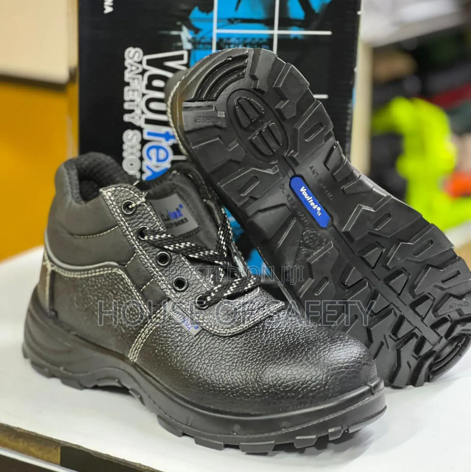 Unique Combined Features Boot