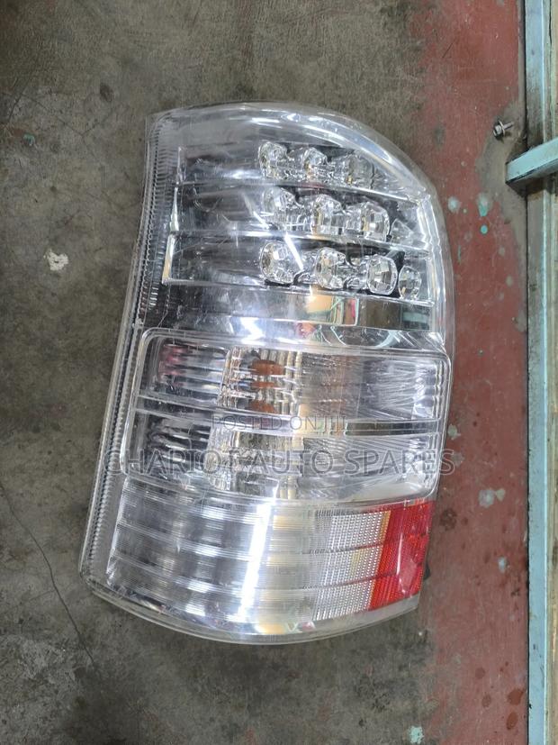 Toyota Wish 2005 Clear Taillights - thumbnail 3