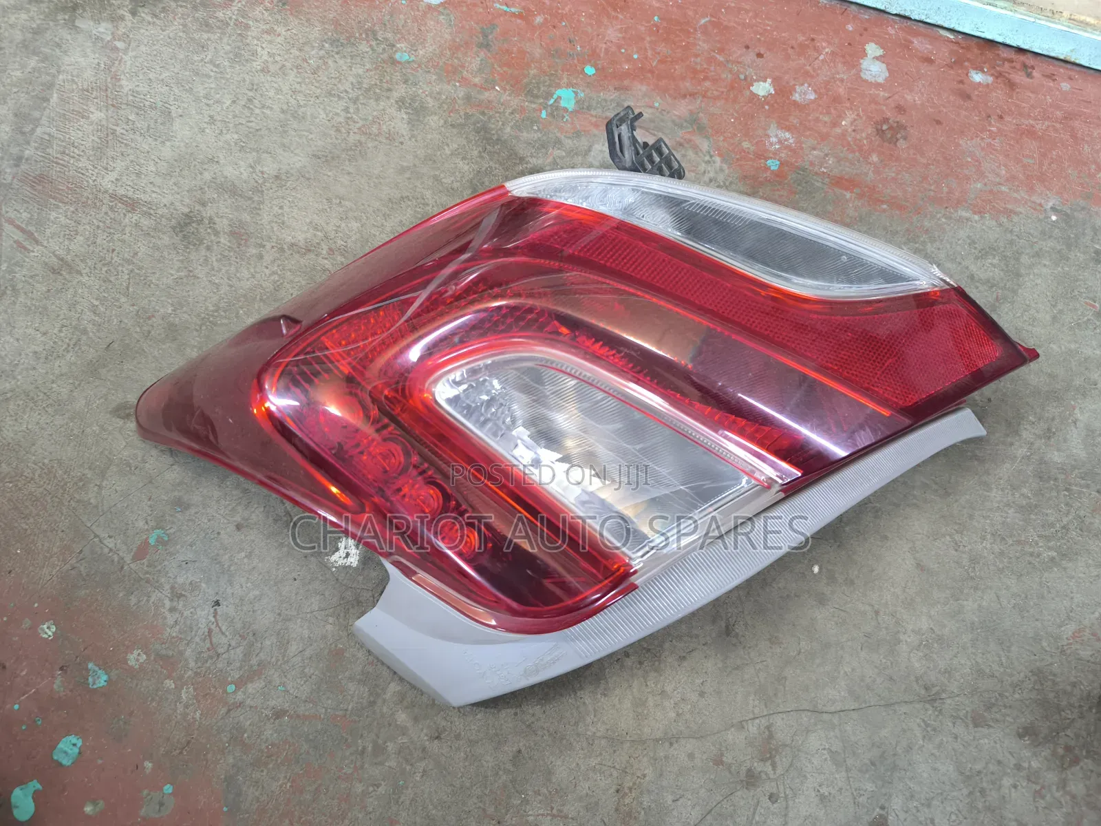 Toyota Vitz Jewela Taillight
