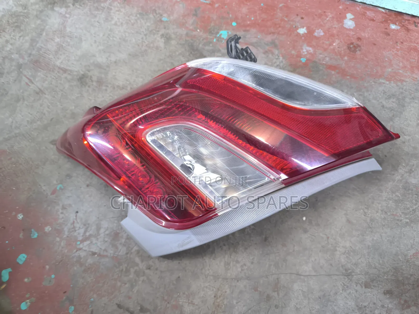 Toyota Vitz Jewela Taillight