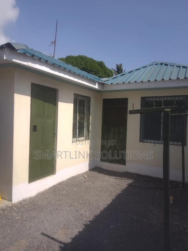 3bdrm Bungalow in Al-Jazeera, Shimo La Tewa for rent - thumbnail 3