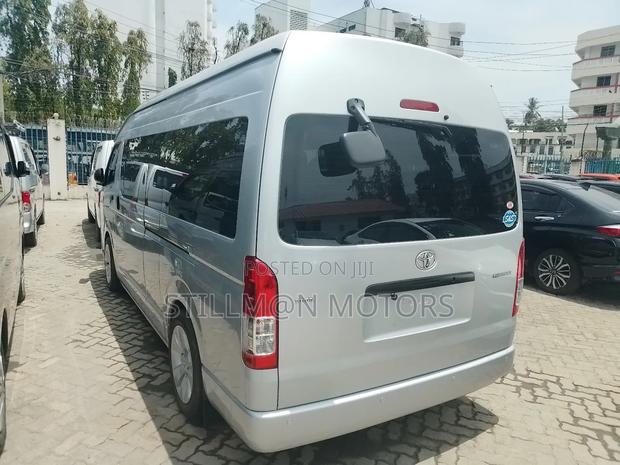 Toyota Grand HiAce 2019 Silver - thumbnail 8