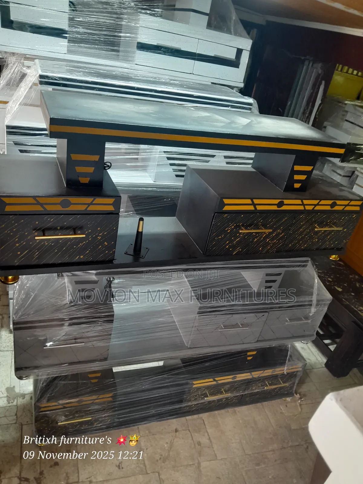 Goldish Tv Stand 4fts