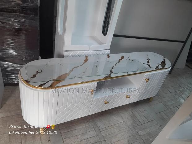 Oval Tv Stand 5feets - main view