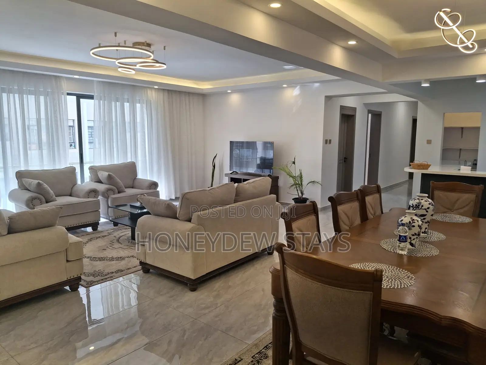 Royal Oaks Residency – Elegant 5br All en-Suite Airbnb in Lavington