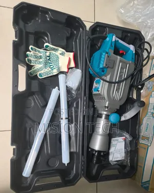 Total 1700w Electric Demolition Hammer**