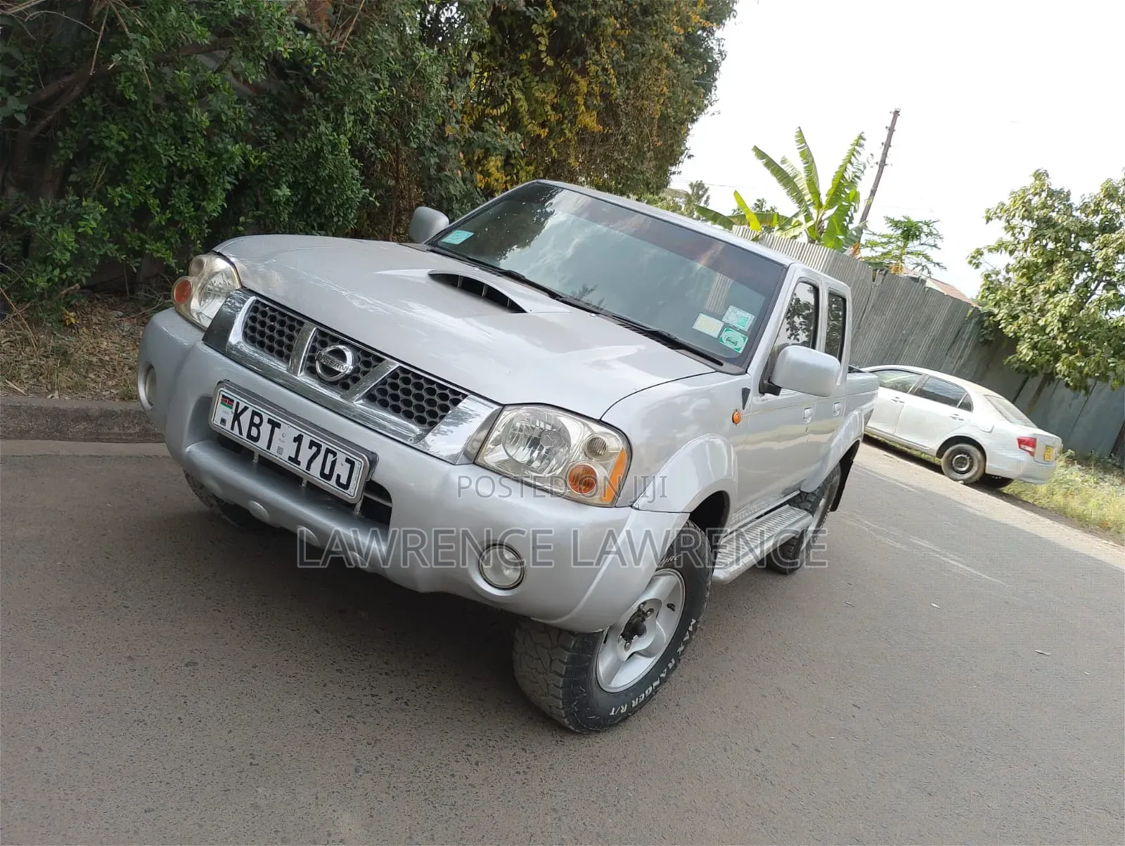 Nissan Hardbody 2005 Silver