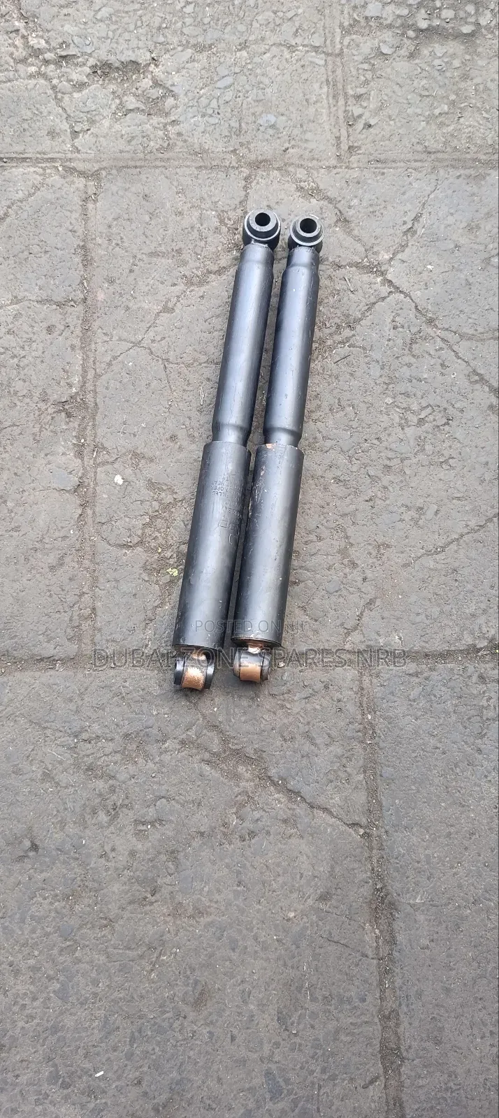 Rear Shocks L200, Hilux Millennium.