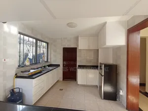 5bdrm Villa in Muthangari for sale
