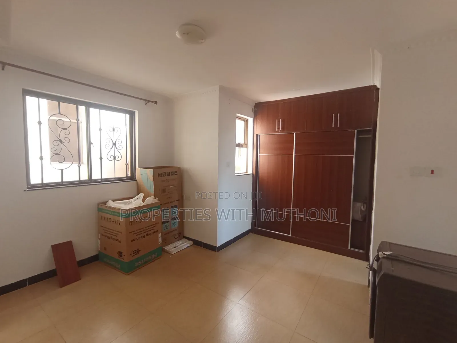5bdrm Villa in Muthangari for sale