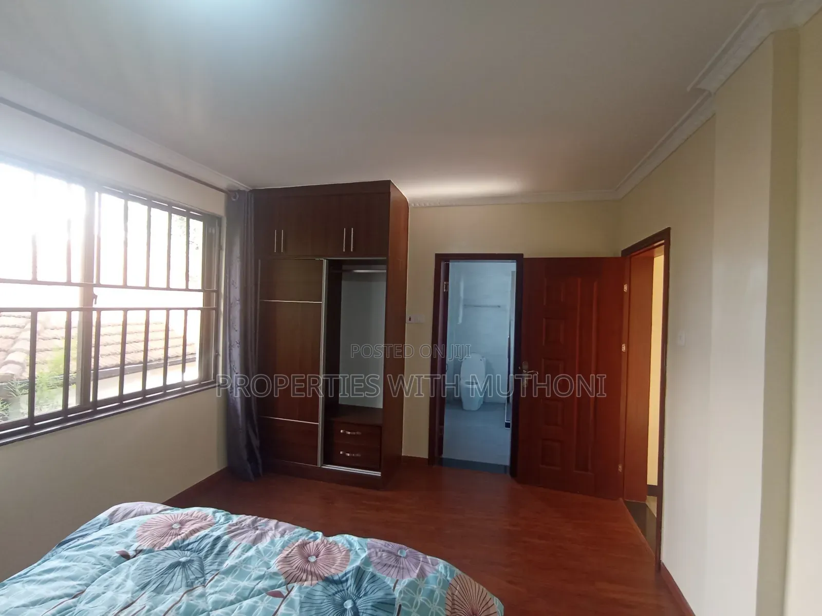 5bdrm Villa in Muthangari for sale