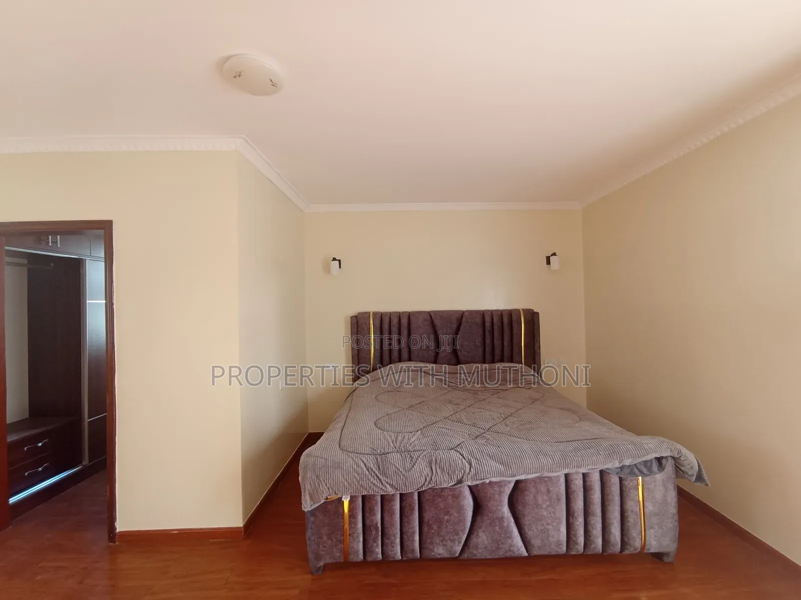 5bdrm Villa in Muthangari for sale