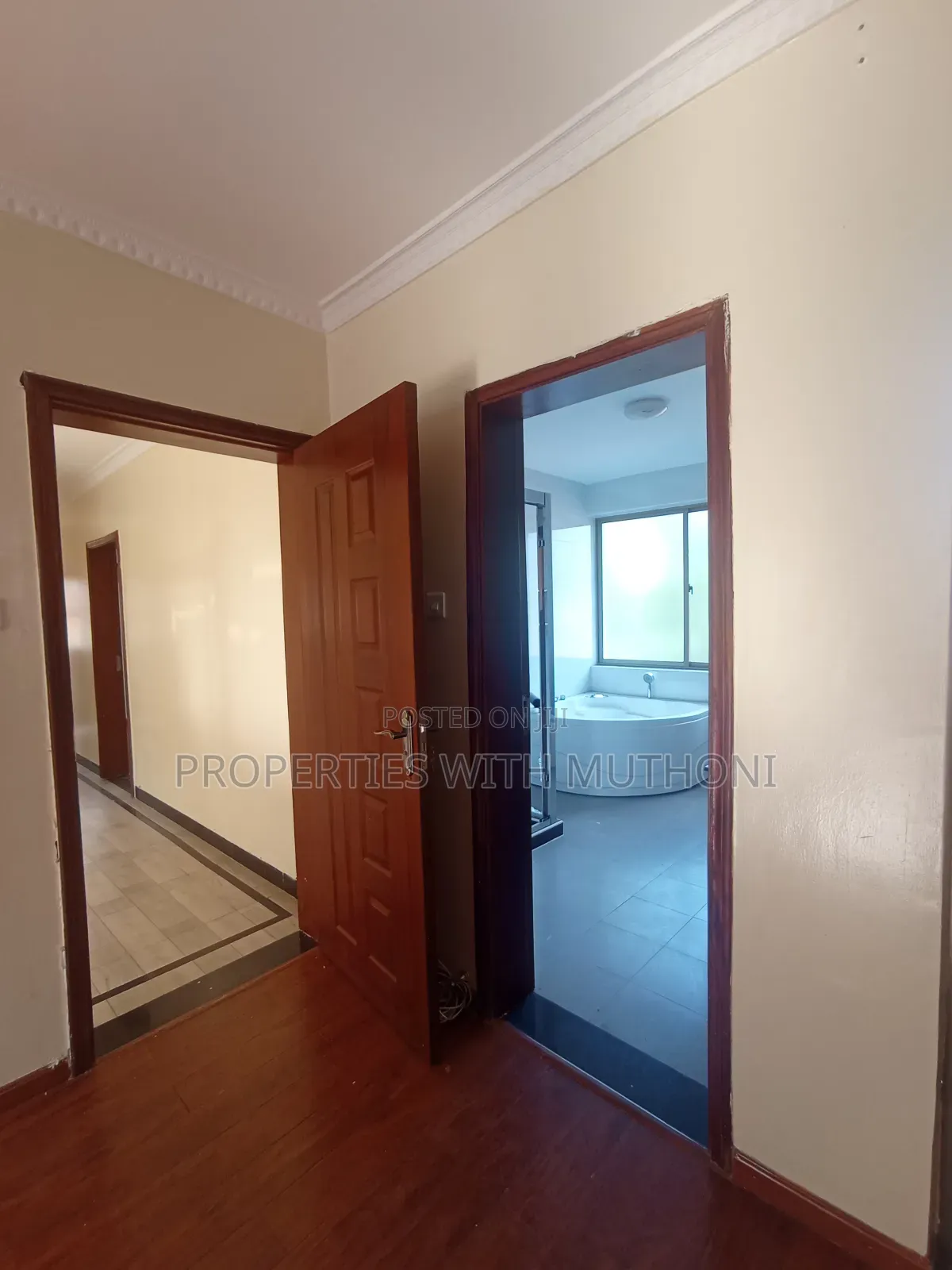 5bdrm Villa in Muthangari for sale
