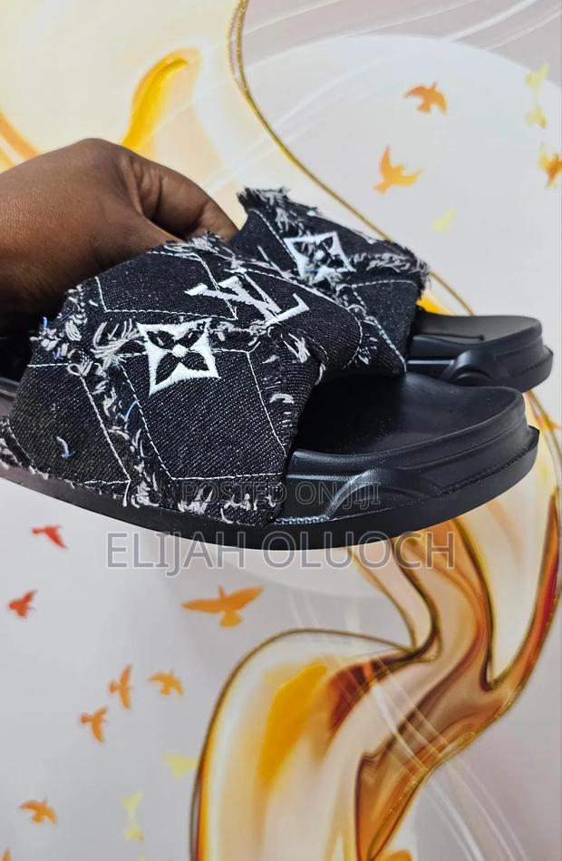 Louis Vuitton Denim 'black' Slides 
Quality - thumbnail 2