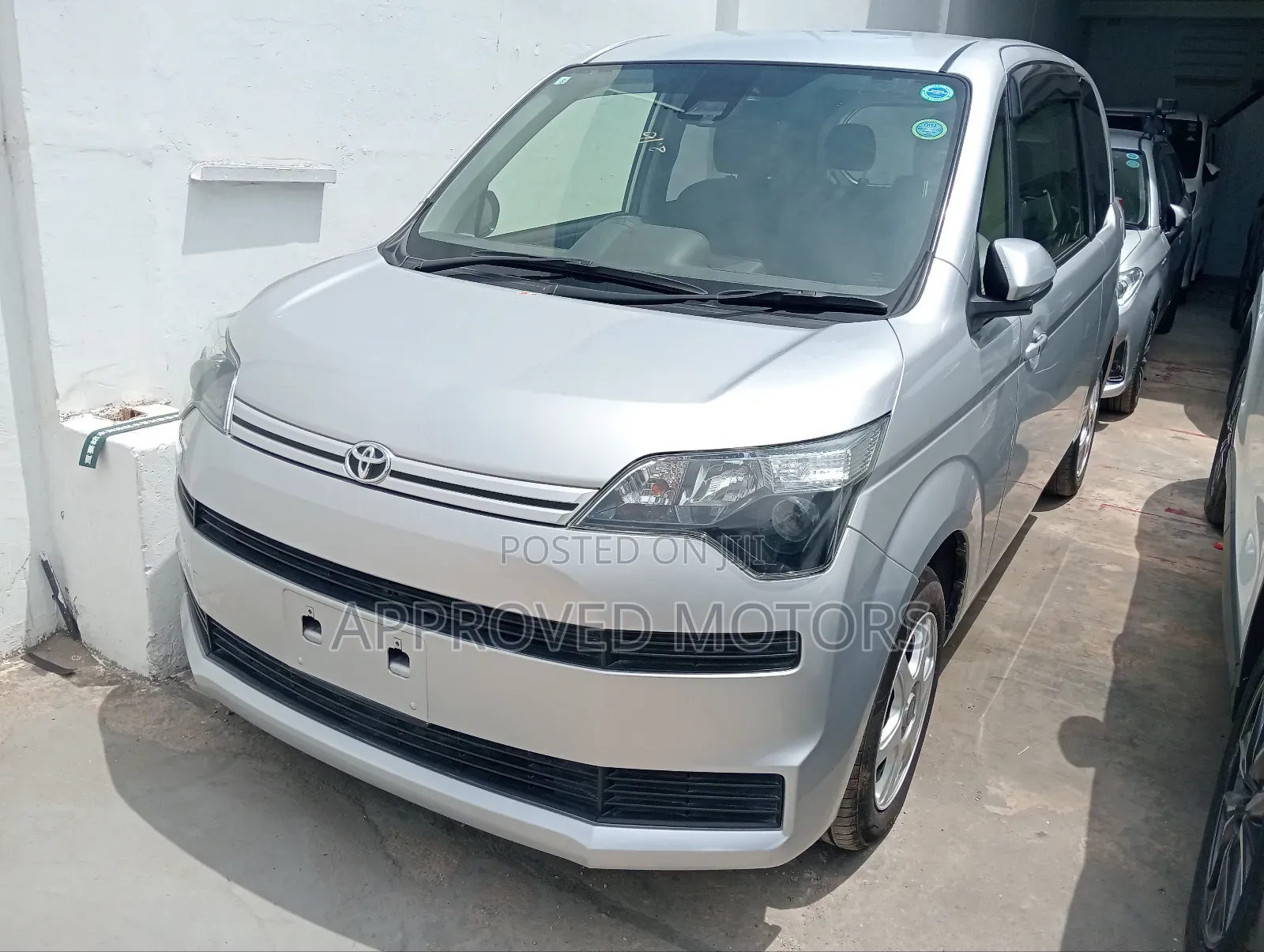 Toyota Spade 2018 Silver