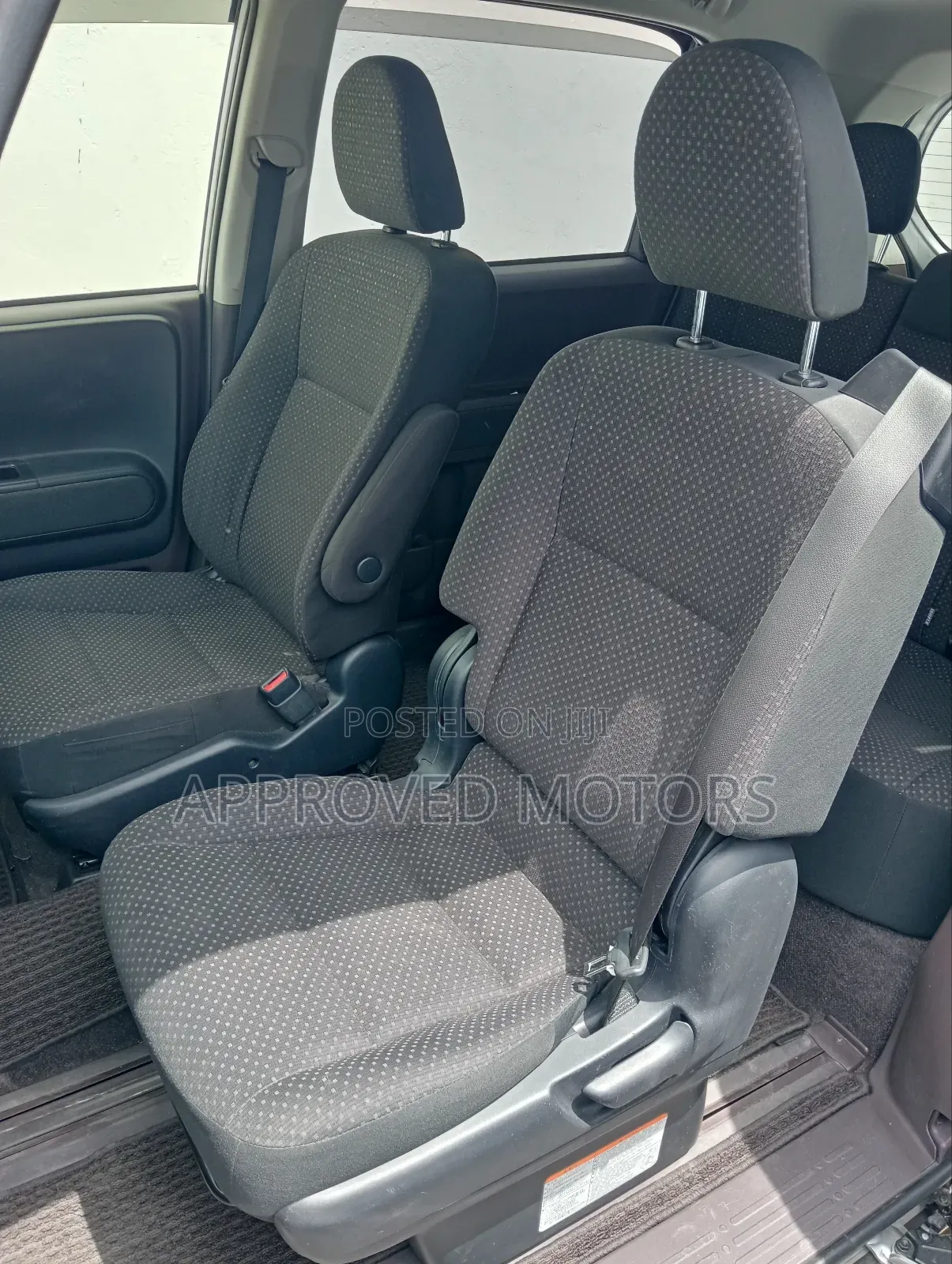 Toyota Spade 2018 Silver