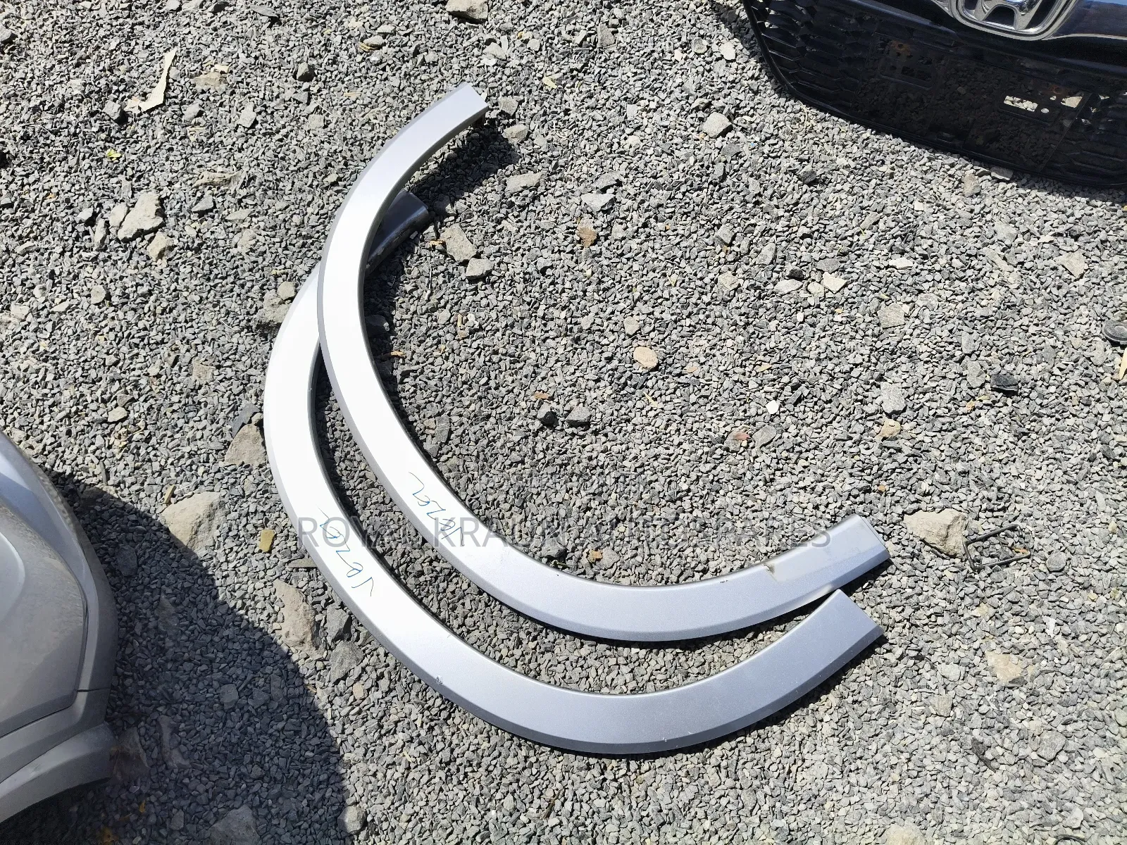 Honda Vezel Front Fender Moulding